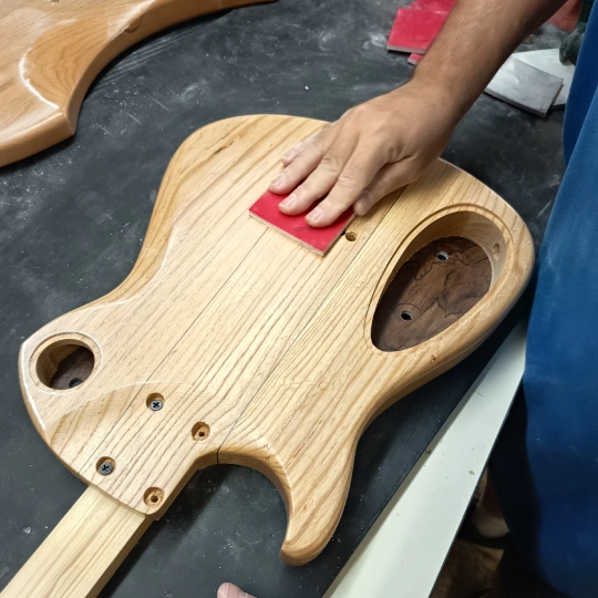 AF Guitars & Bass Makers. Luthiers de Barcelona.